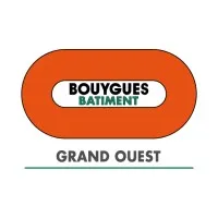 Voici le logo de la marque BOUYGUES BATIMENT GRAND OUEST qui représente son identité graphique.