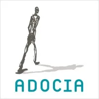 Voici le logo de la marque ADOCIA qui représente son identité graphique.