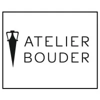Voici le logo de la marque ATELIER BOUDER qui représente son identité graphique.