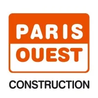 Voici le logo de la marque PARIS-OUEST CONSTRUCTION qui représente son identité graphique.